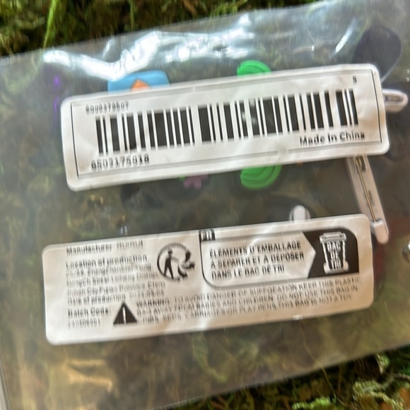 Adorable cactus pin set of 4 - Picture 5 of 5